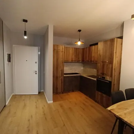 Feels Like Apartment